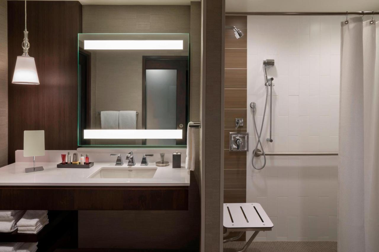 Buffalo Marriott At Lecom Harborcenter Εξωτερικό φωτογραφία